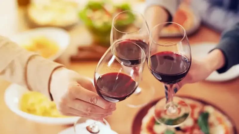 認知機能を維持させるポイント「多量飲酒の減量・中断」：飲酒と認知症の関連について解説します