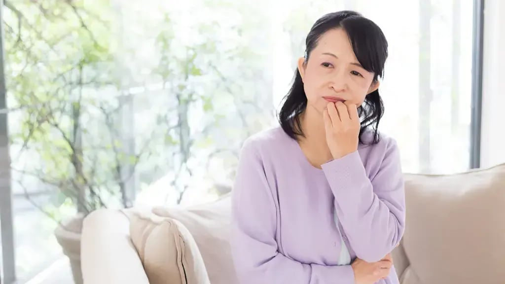 ひどいもの忘れの原因は認知症？加齢と病気の違いや医療機関受診の目安・チェックリストを紹介