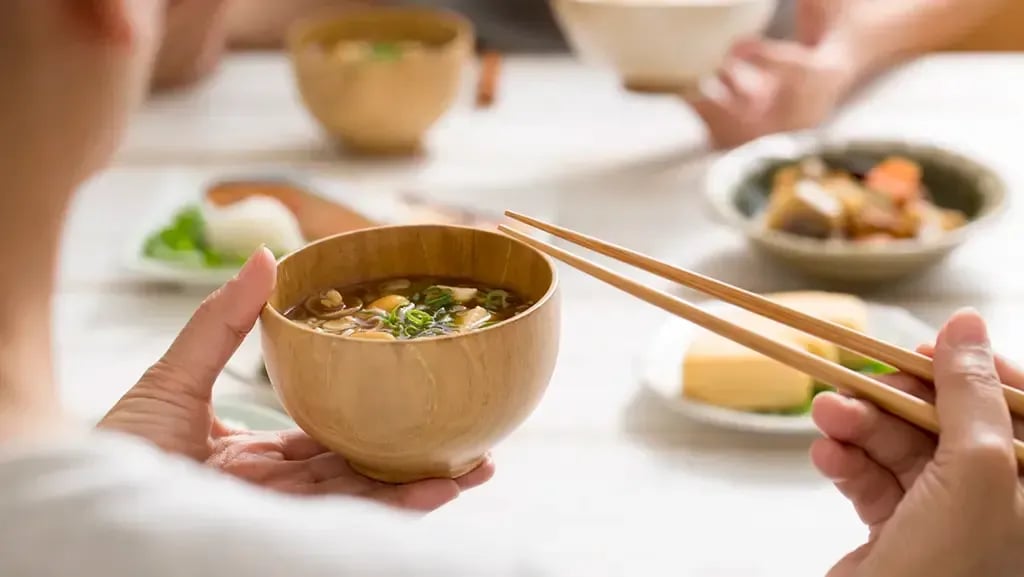 健康的な食事の基本｜栄養バランスが整う献立と食品摂取多様性スコア（DVS）の活用法【コンビニ活用術】