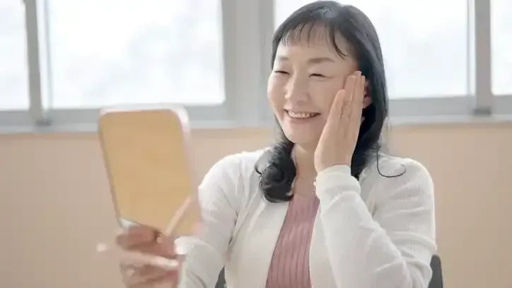 認知症の初期症状に伴う顔つきの変化とは?見逃せない特徴を医師が解説