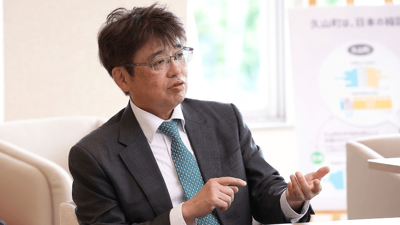 九州大学大学院 医学研究員 衛生・公衆衛生分野教授 二宮利治先生が認知症の研究について解説する写真