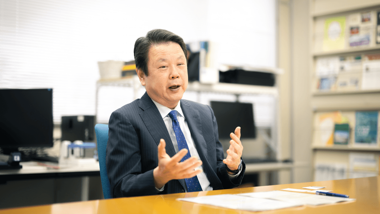ポリジェニックリスクスコア(PRS)について話す新潟大学の池内健先生