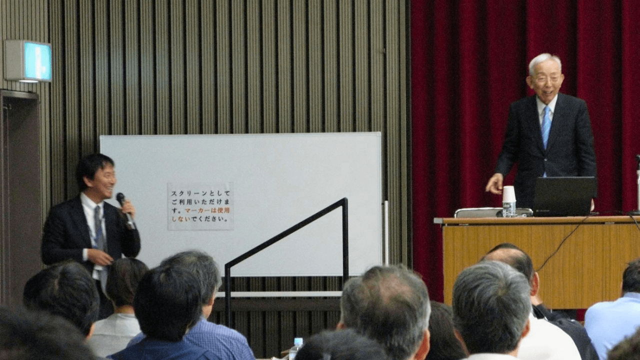 日本老年精神医学会会場での長谷川和夫先生と洋先生