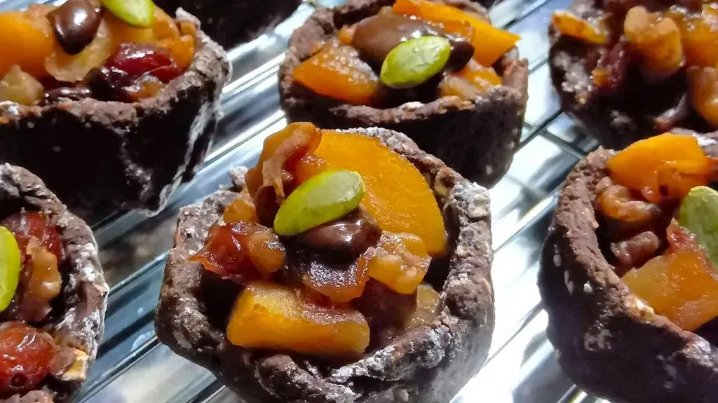 カラフルな食材がのった一品