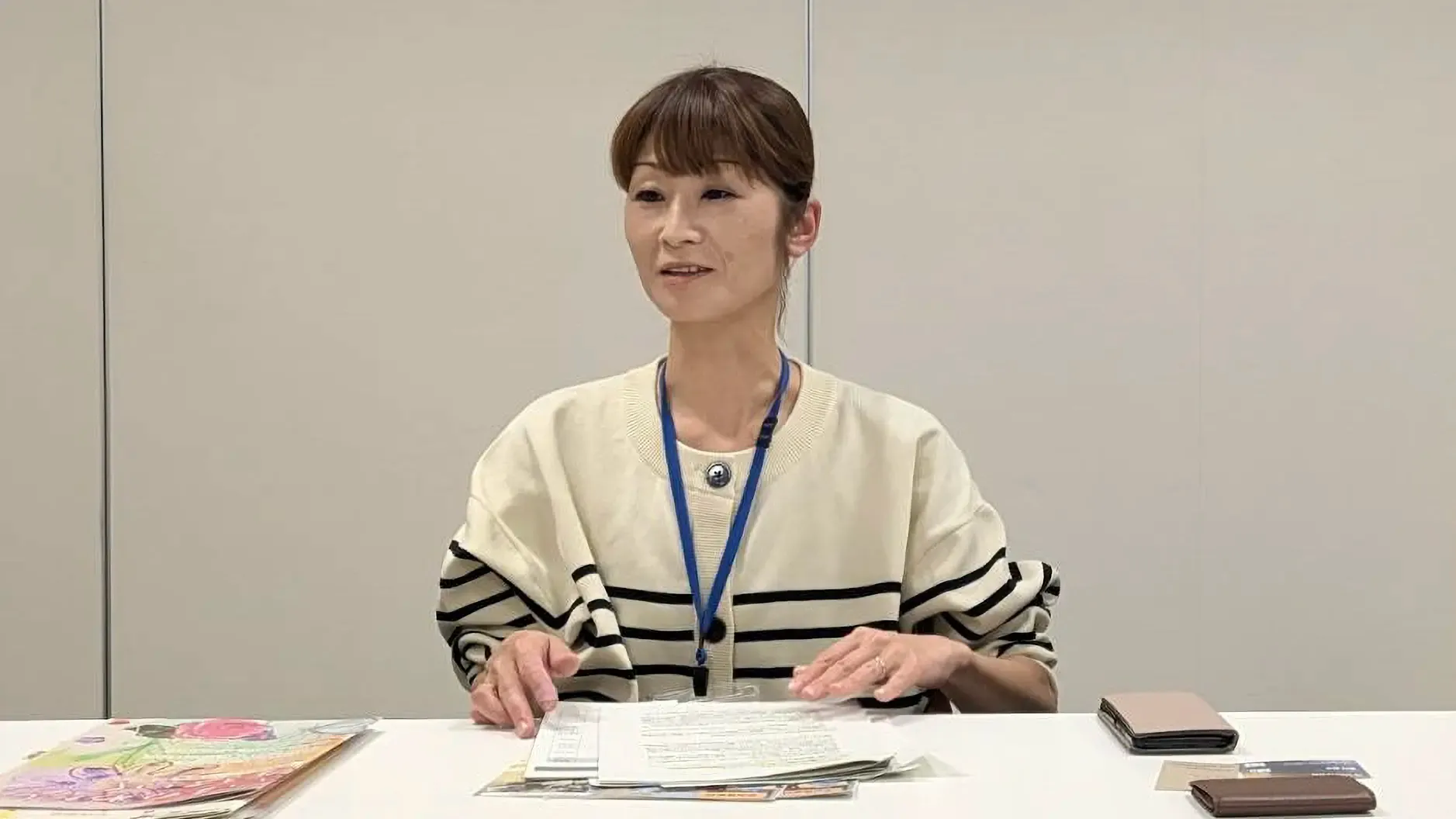 話をしている千代田区地域包括ケア推進係長の島田知子さん