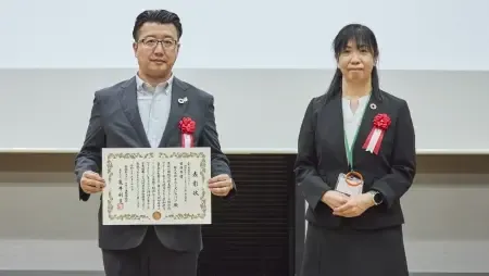 「認知症サポーターキャラバン」最優秀賞の受賞式での岩城明子さん