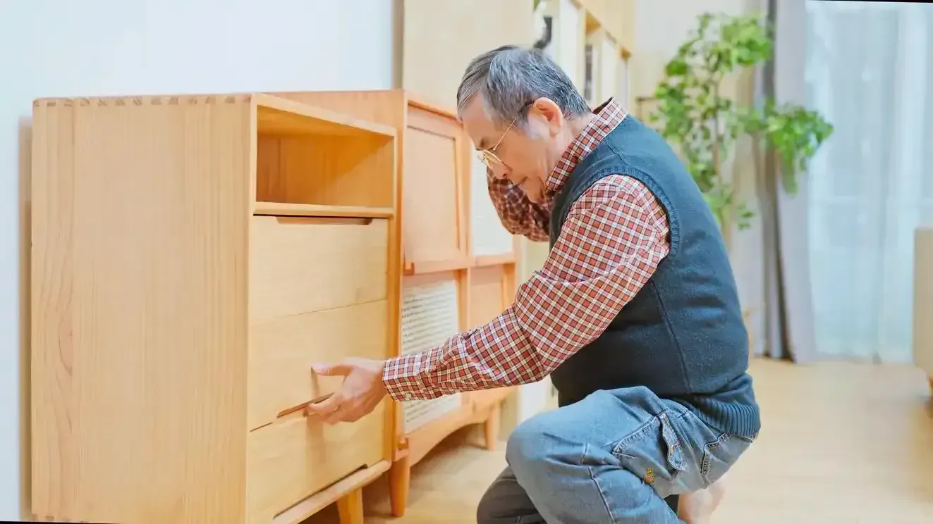 もの忘れがひどいのは年齢のせい？認知症が原因？違いと対策方法を解説   