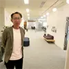 福岡市認知症フレンドリーセンターの館内での党さん