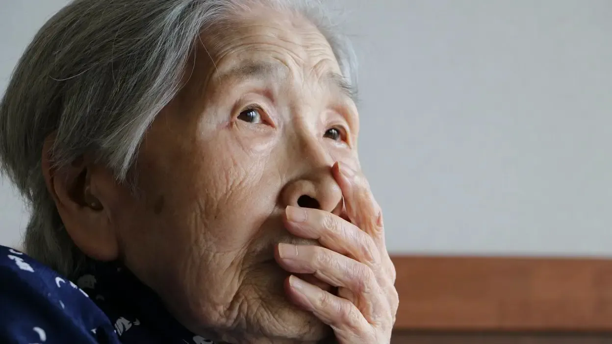 認知症による幻覚・幻視の症状を解説