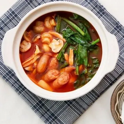 きのこ料理で脳の栄養補給　健康を考えた「きのこトマト鍋」で体を整えよう