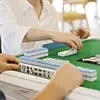 麻雀卓で遊んでいるところを写した
