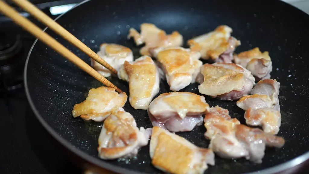 焼き色のついた鶏肉
