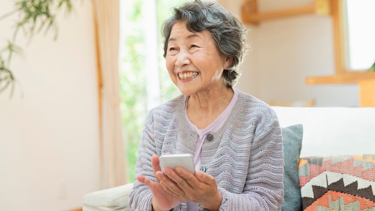 認知症の当事者の電話トラブルについて|ご家族が知っておきたい対策とは?