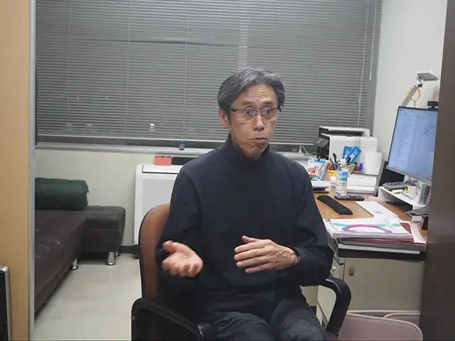 RUN伴に関するインタビューを受ける井出先生