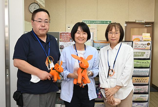 近影：左から 常盤洋さん 髙尾千香子さん 飯沼しおりさん