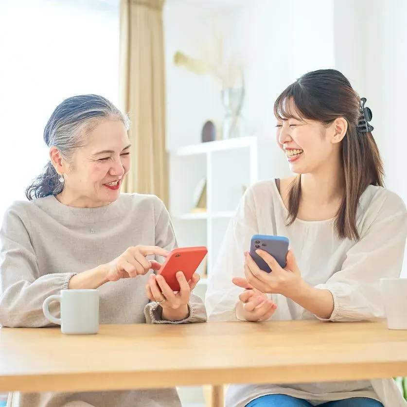 高齢のご家族をサポートするために、そして認知機能の維持のためにスマートフォンを活用しましょう