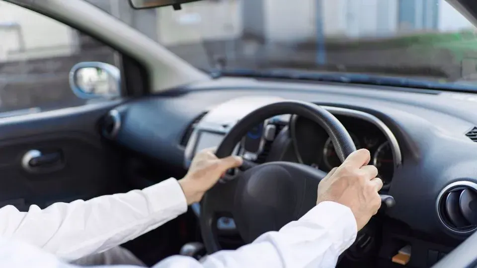 認知症の診断後、自動車の運転をしてもよいでしょうか？