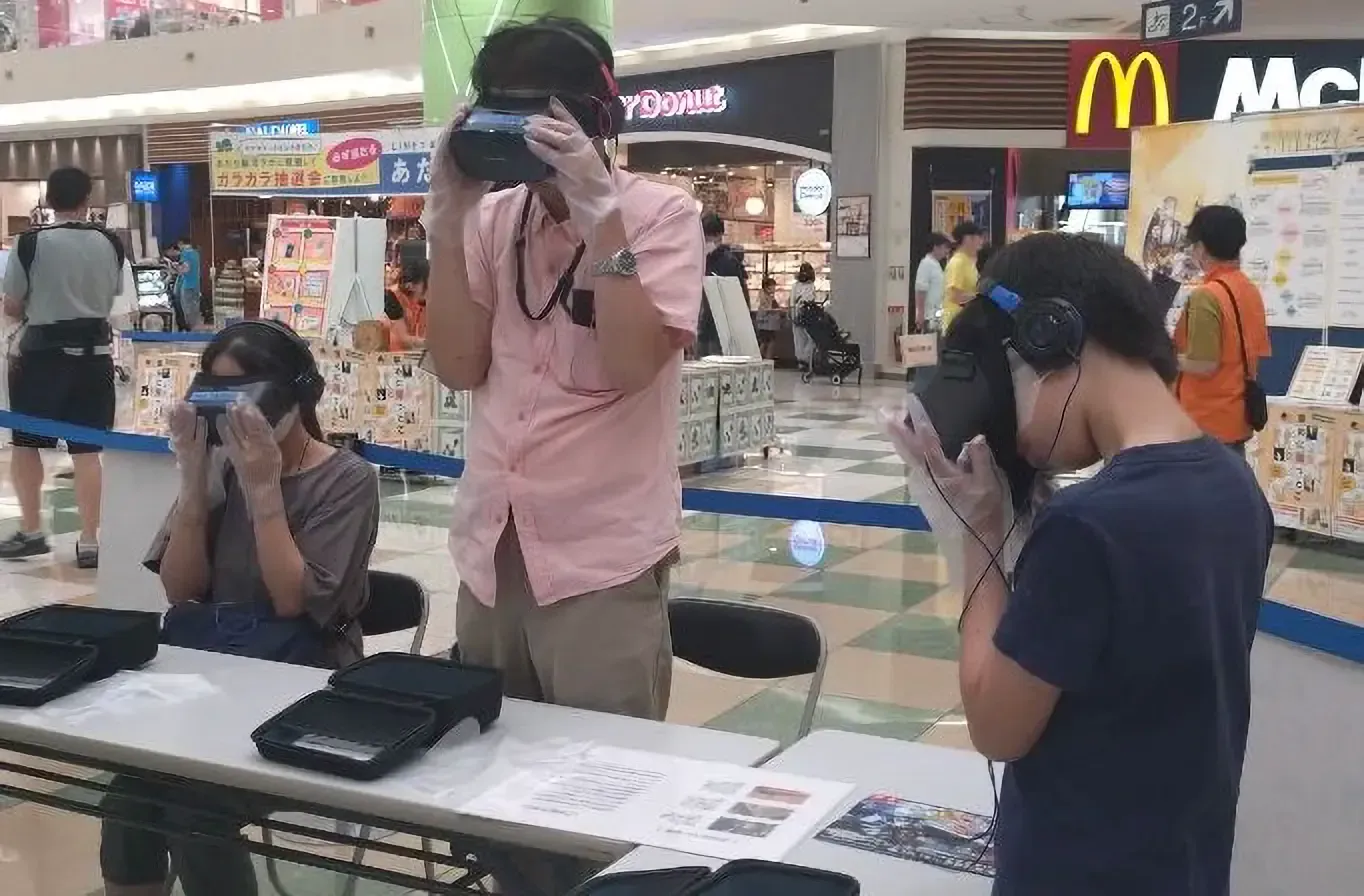 VRによる認知症体験会の様子